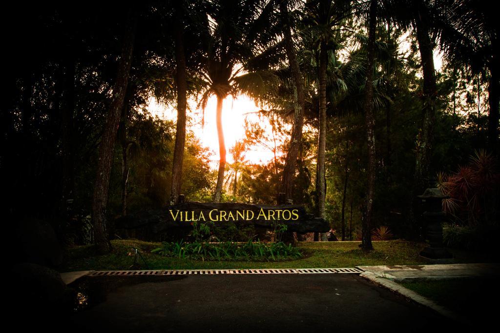 Villa Grand Artos Magelang Exterior photo